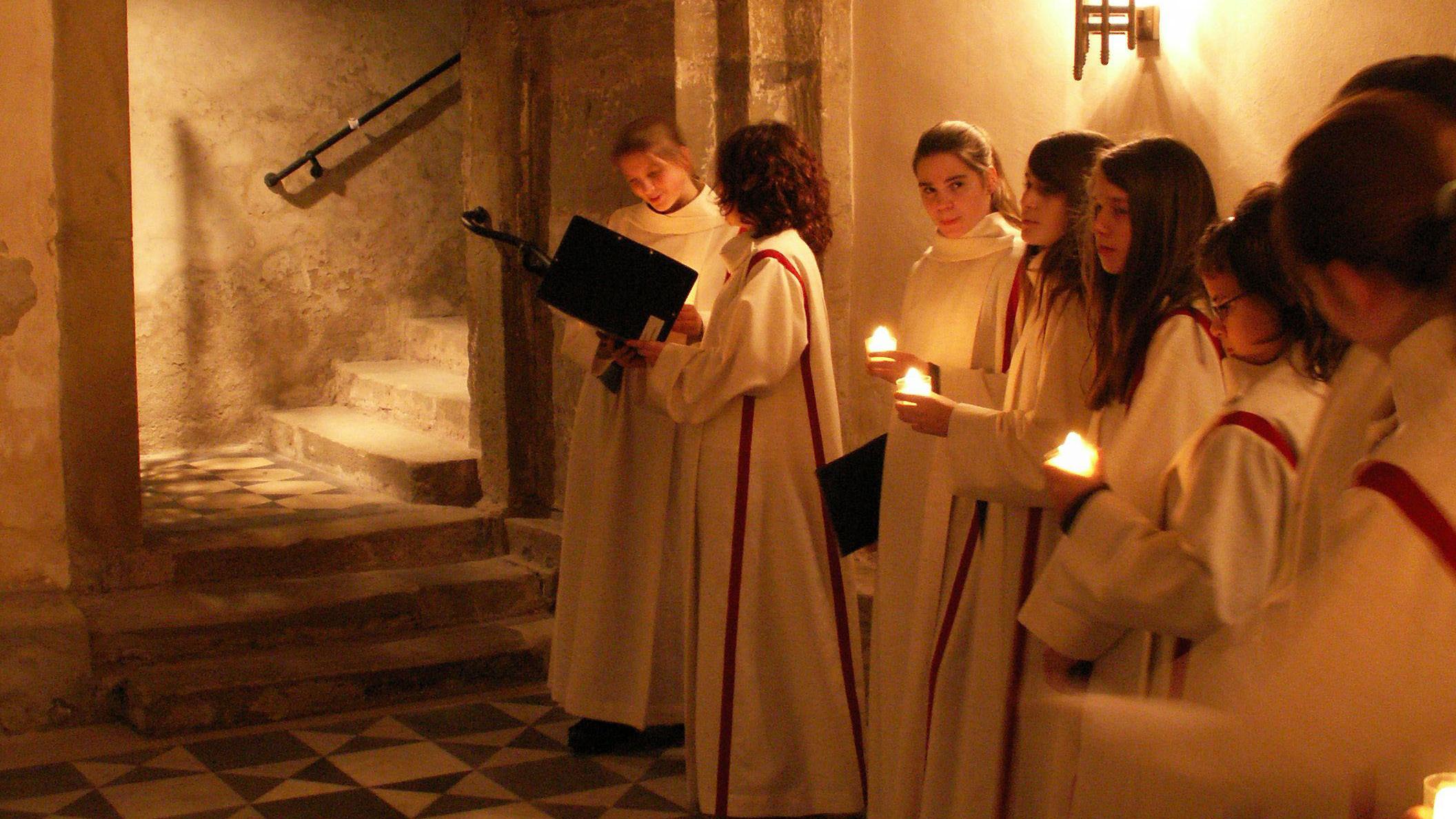 Der Mädchenchor am Trierer Dom. Foto: privat