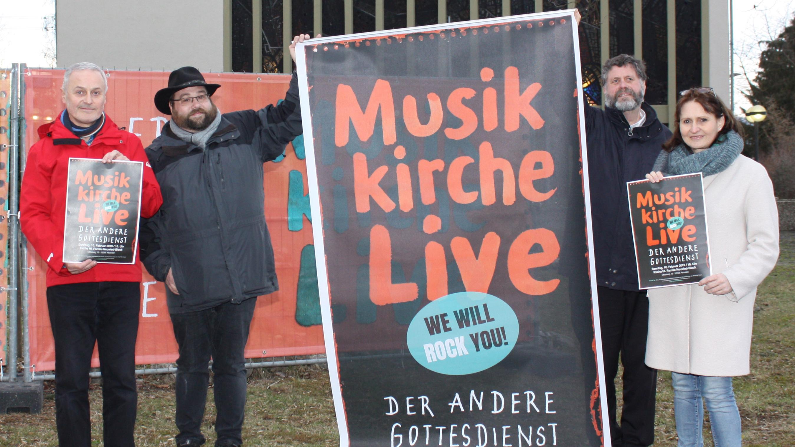 Dekanatskantor Peter Uhl, Pfarrer Andreas Burg, Pastor Heinz Christ und Dekanatsreferentin Margit Ebbecke (von links) starten mit der MusikkircheLive ins zweite Jahr.