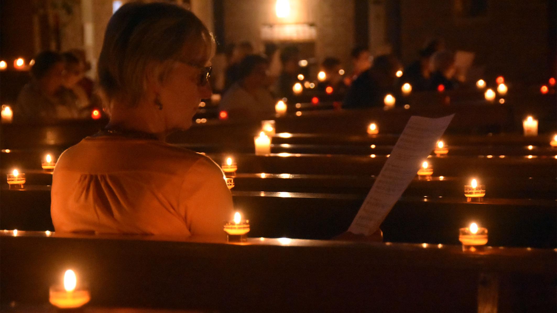 Beeindruckende Atmosphäre in St. Paulus in Malstatt beim Taizé-Gebet.