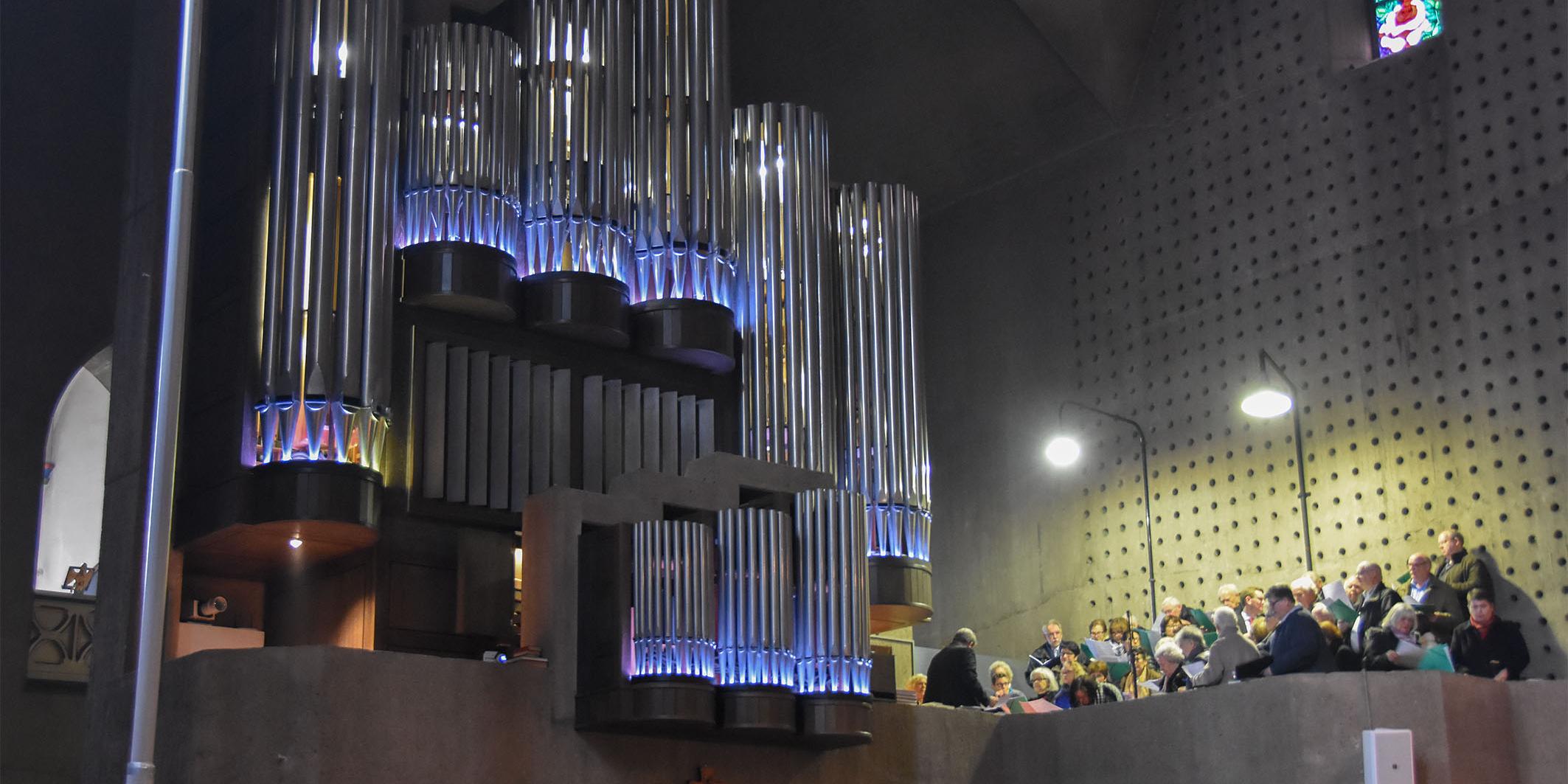 Zur Sonntagsmesse erklangen die ersten Töne auf dem renovierten Instrument