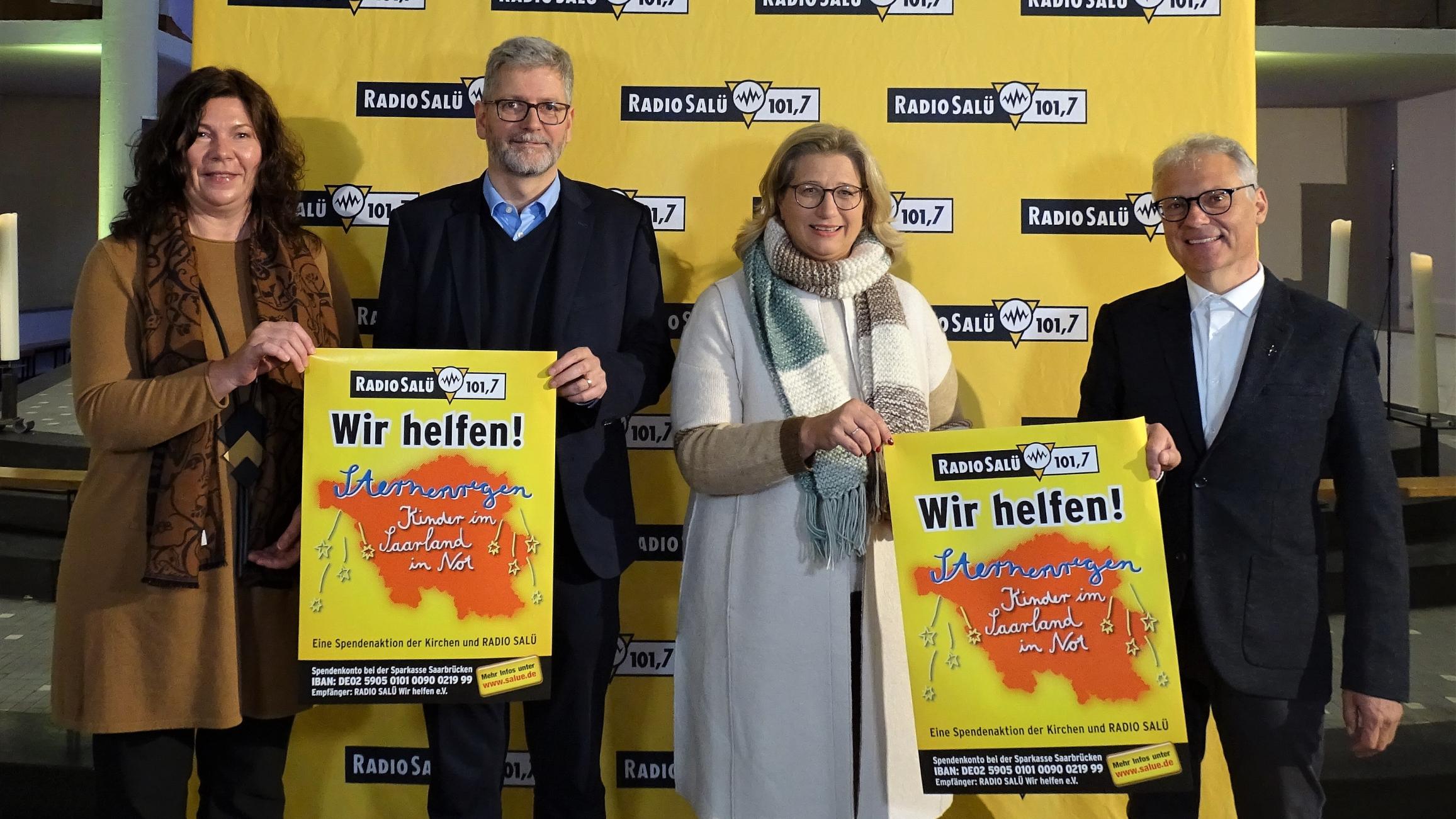 Anne Fennel (Geschäftsführerin der Diakonie Saar), Michael Mezödi (Geschäftsführer RADIO SALÜ), Ministerpräsidentin Anke Rehlinger und Wolfgang Glitt (Vorsitzender des Vereins RADIO SALÜ Wir helfen e.V.) Foto: RADIO SALÜ