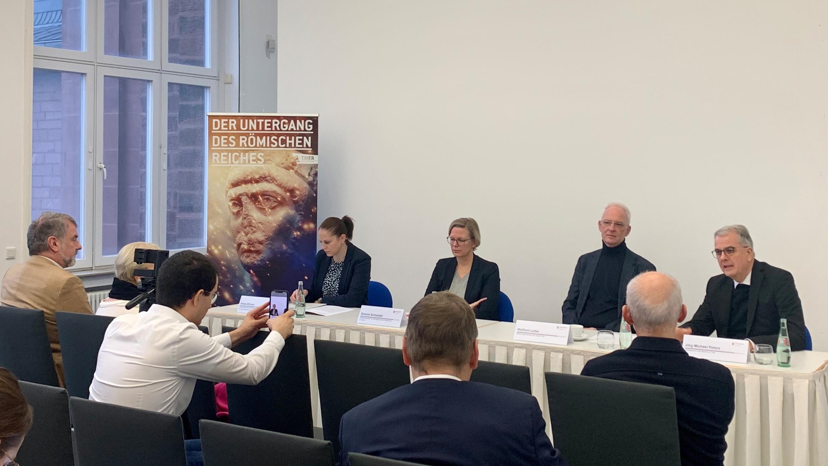 Pressekonferenz zum Abschluss der Ausstellung im Museum am Dom (Foto: Anna Hoppe)