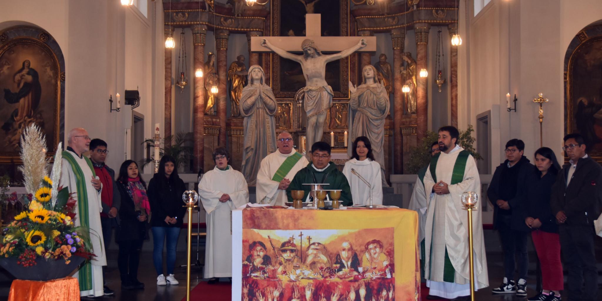 Hauptzelebrant Bischof Jorge Herbas während des Gottesdienstes in Völklingen Bidlquelle: Ute Kirch/Bistum Trier