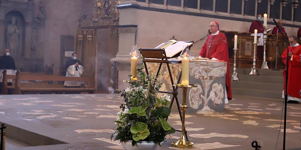 Bischof Ackermann beim Gottesdienst in der Hohen Domkirche
