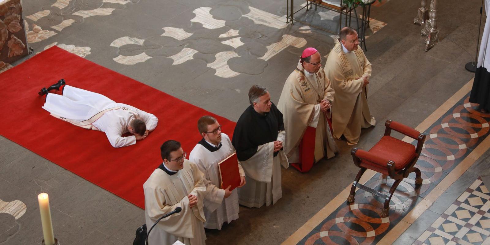 Im September werden 7 Neupriester geweiht.