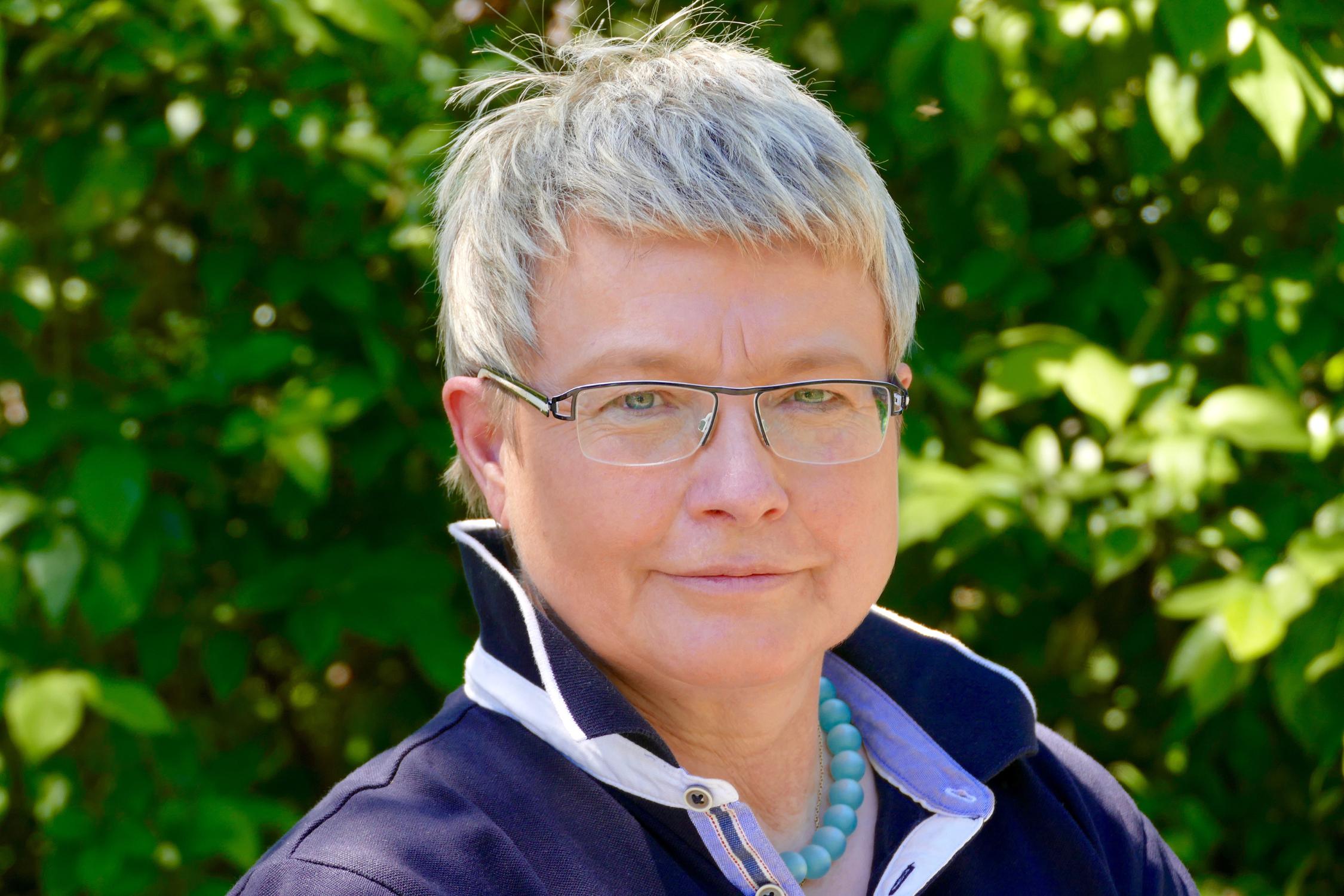 Prof. Dr. Johanna Rahner lehrt an der Universität Tübingen und ist Mitglied im Ökumenischen Arbeitskreis