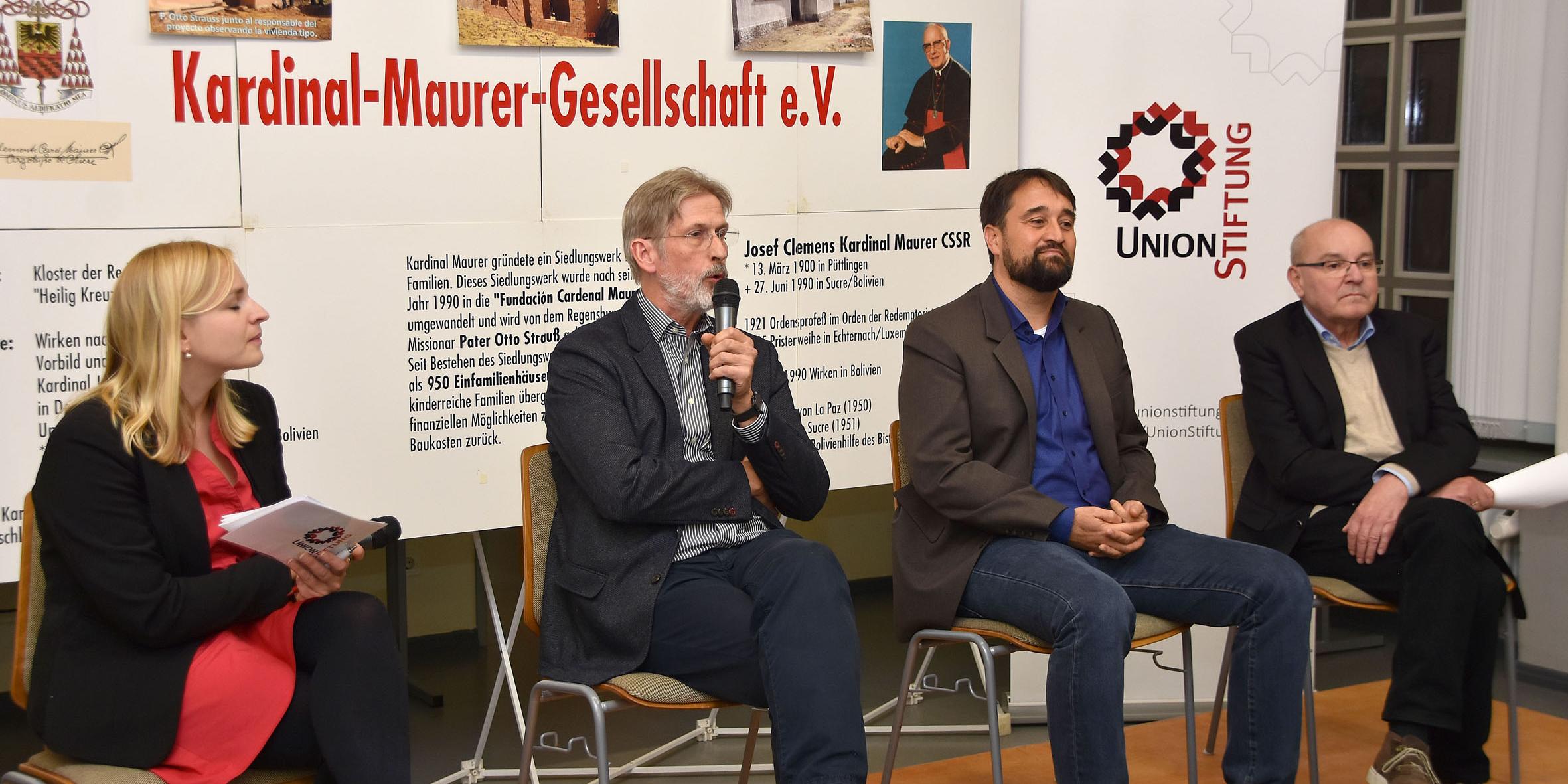 vlnr: Moderatorin Nelly Theobald, Ludwig Kuhn, Dr. Michael Meyer, Dr. Anton Markmiller (Foto: Hans Georg Schneider)