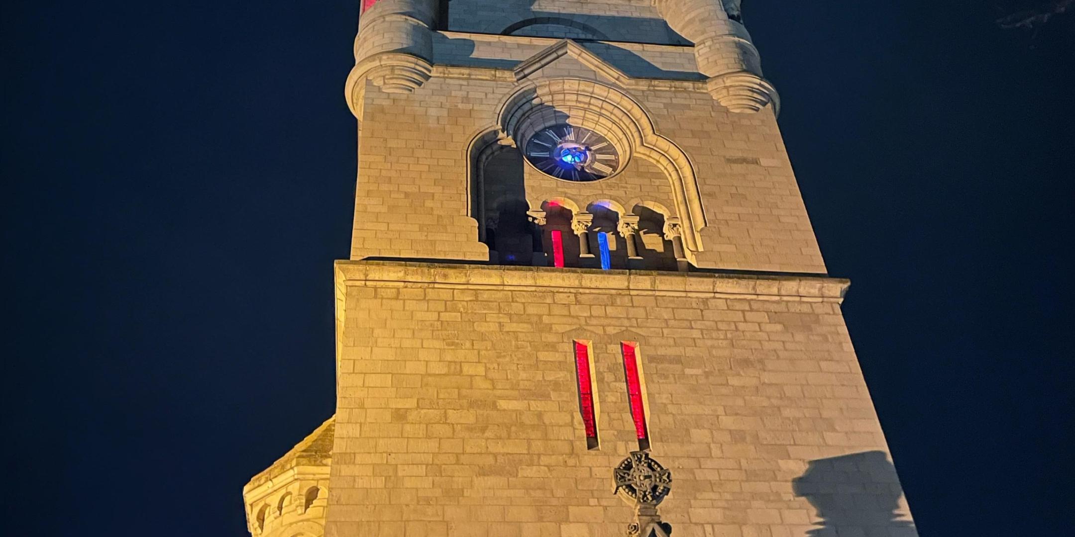 Mehr als 90 Scheinwerfer illuminieren die Rosenkranzkirche