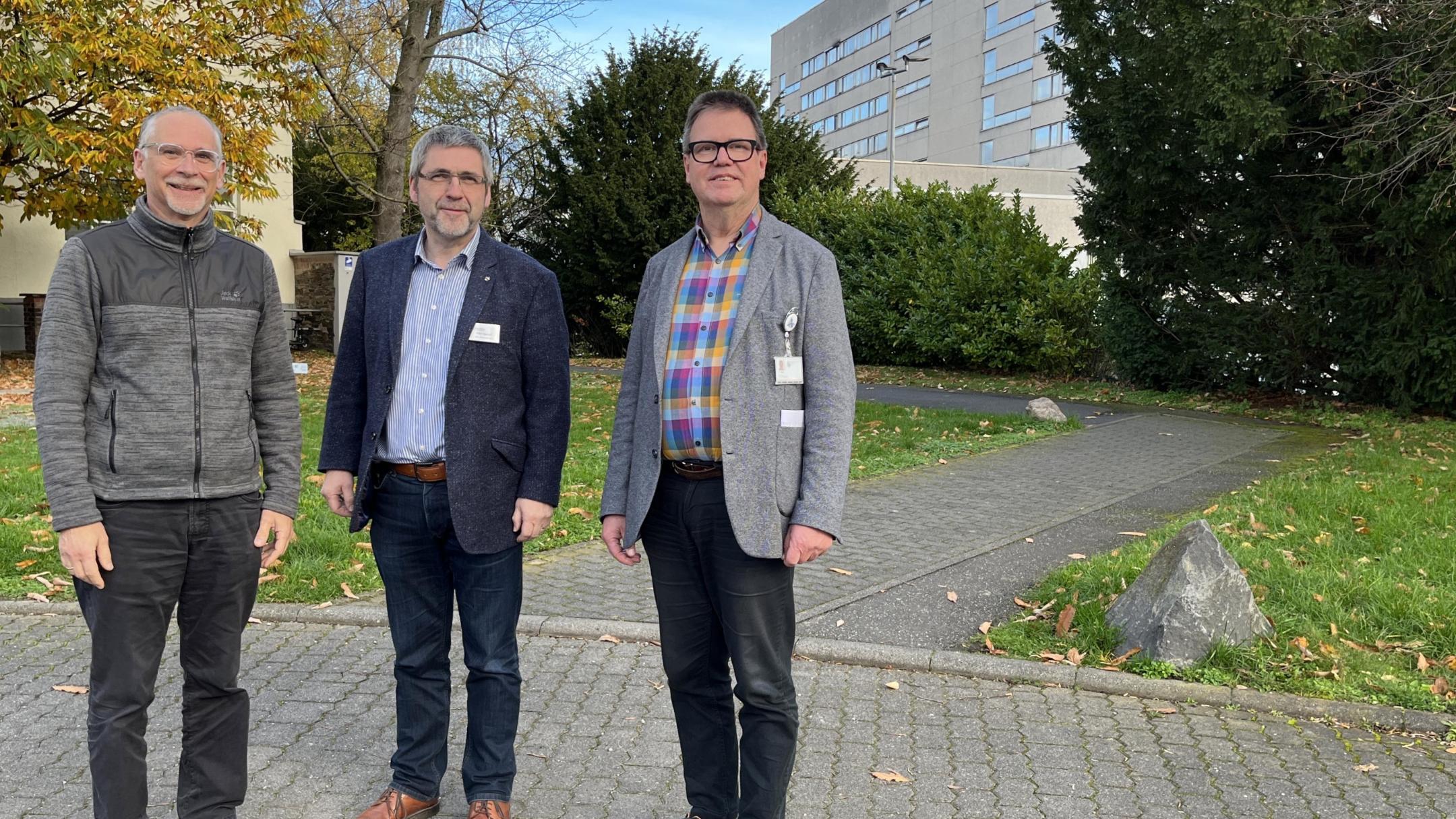 Ein Teil des Teams der ökumenischen Rufbereitschaft: Martin Pietsch, Peter Egenolf und Felix Tölle (v. links). Foto: Bistum Trier/Julia Fröder