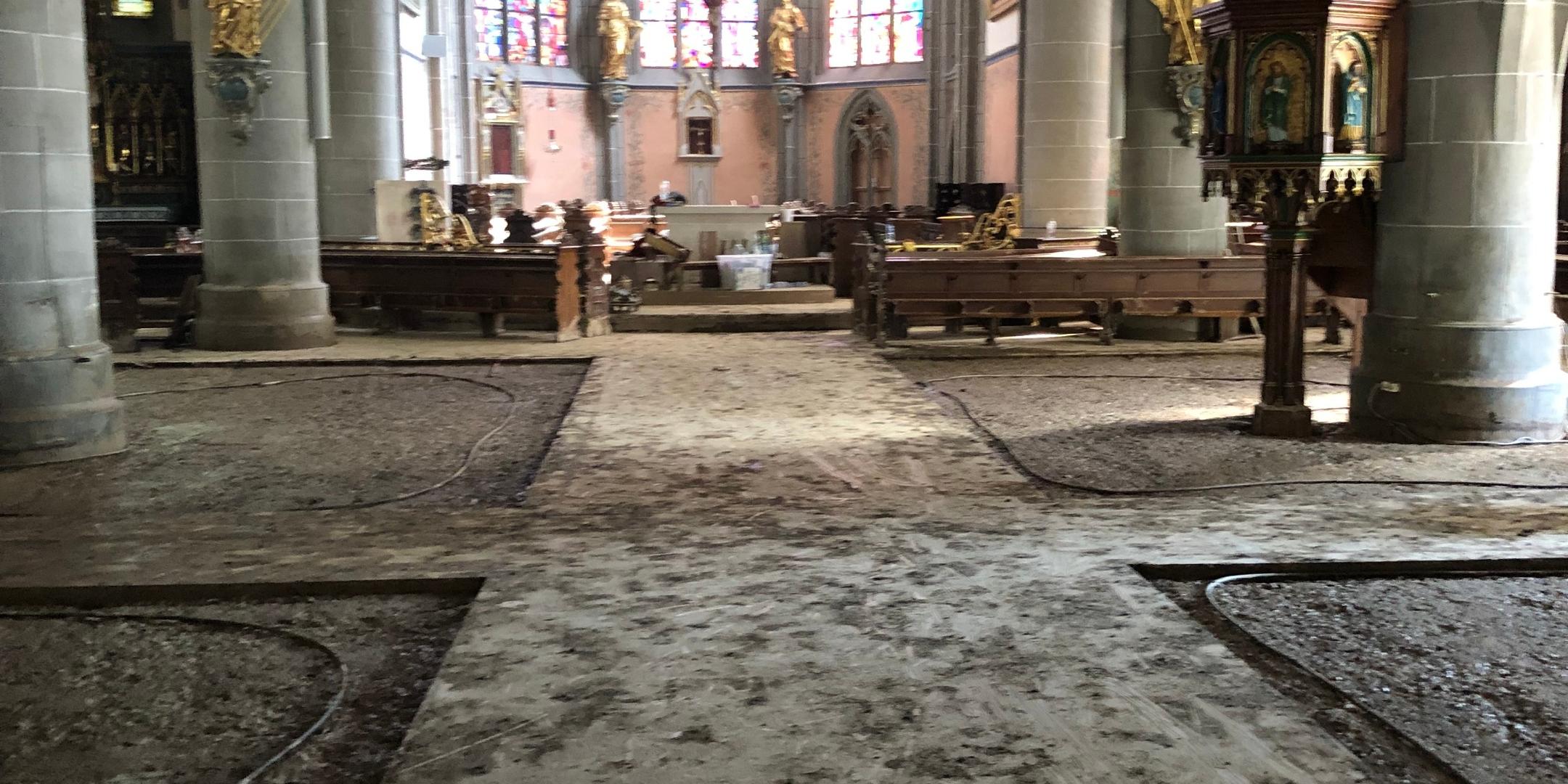 Die Kirche St. Laurentius in Ahrweiler ist nach der Flutkatastrophe derzeit leergeräumt. Foto: Rainer Ulrich