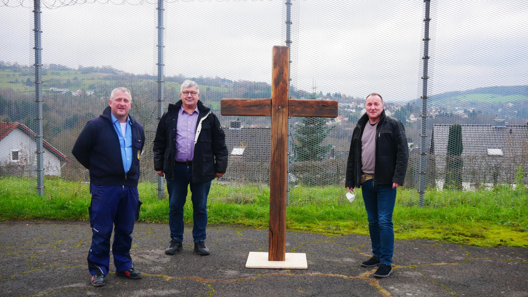 Schreinermeister Uli Kuhn; Personalratsvorsitzender und Ortsvorsteher von Morscholz, Markus Wollscheid, Pastoralreferent und Gefängnisseelsorger Hans-Jürgen Schneider (vlnr).