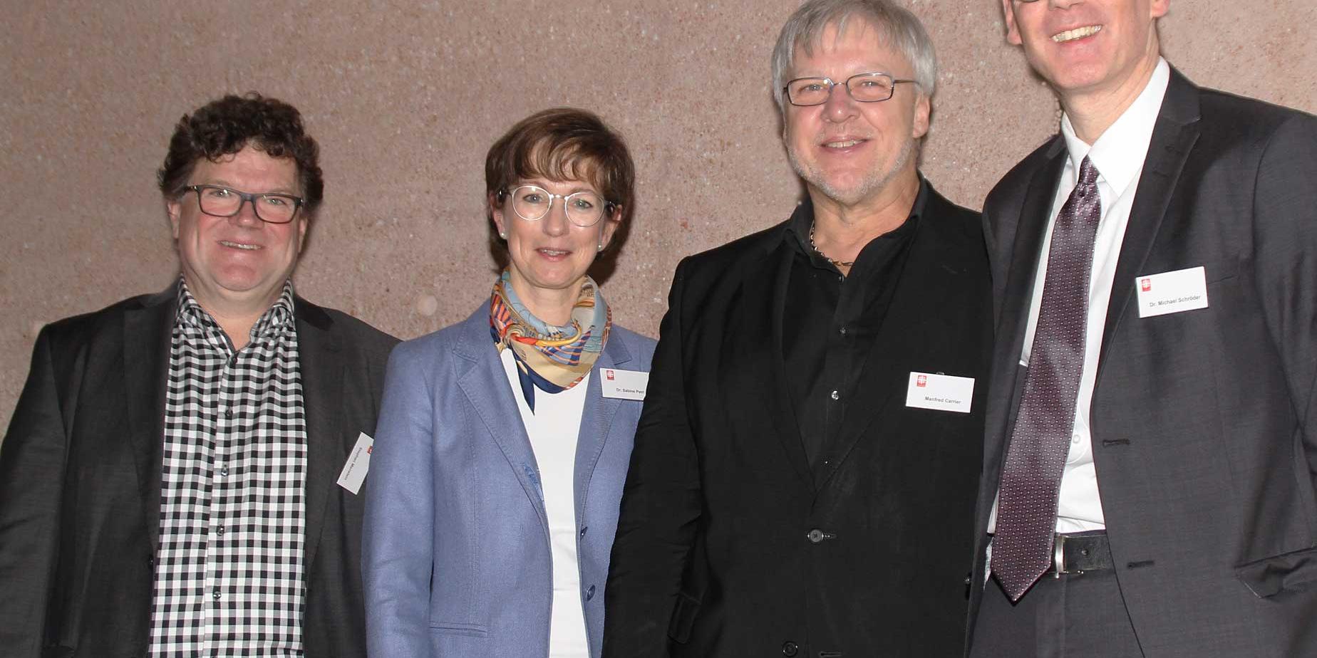 (von links) Stephan Manstein, Dr. Sabine Petri, Manfred Carrier, Dr. Michael Schröder