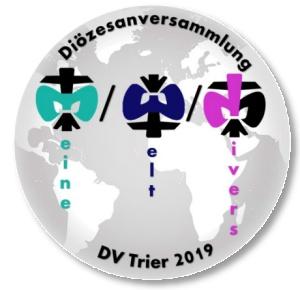 Logo der 84. Diözesanversammlung der DPSG Trier: drei DPSG-Lilien als Anfangsbuchstaben des Mottos 'm/w/d - meine Welt DiVers'.