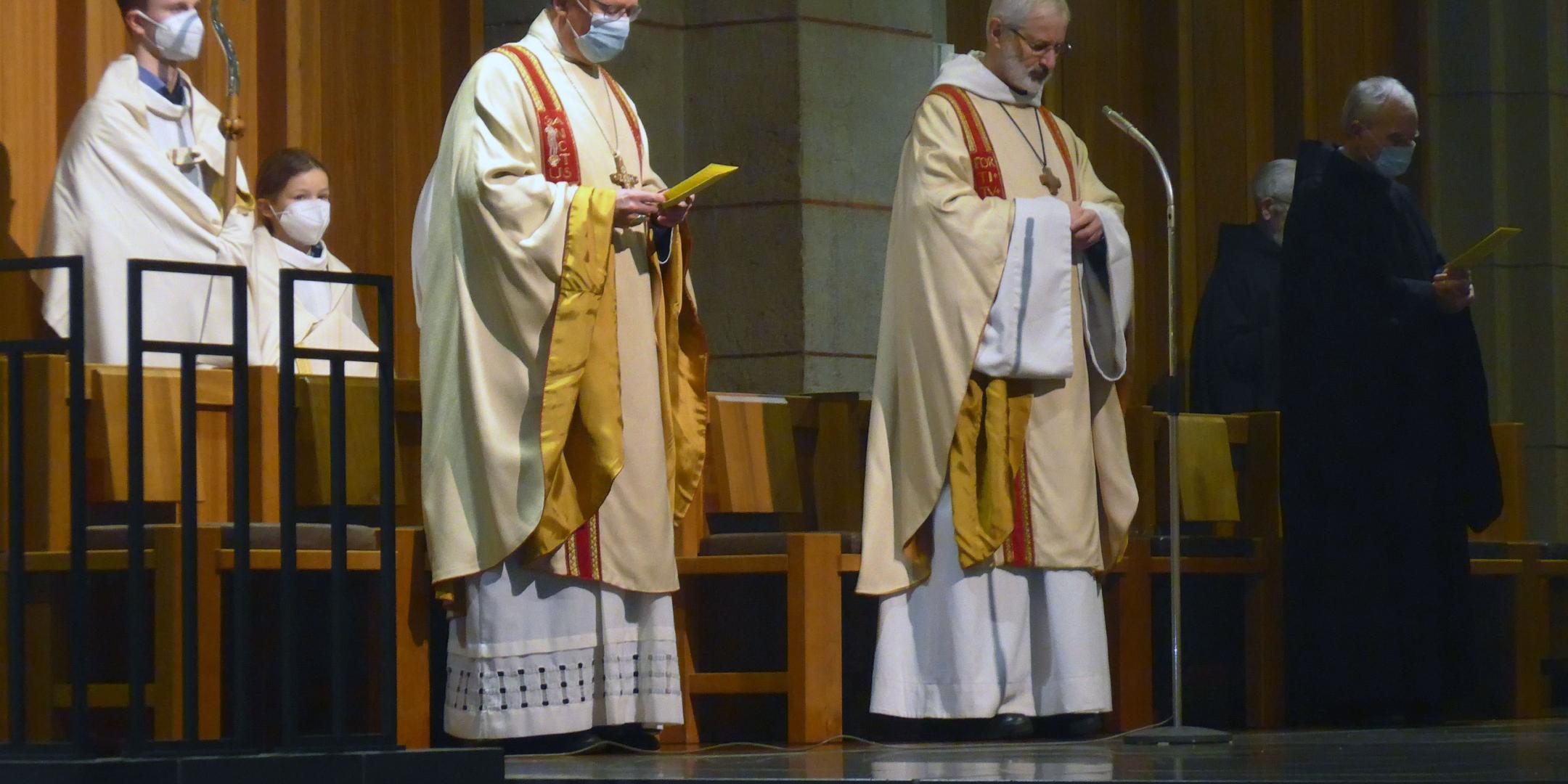 Bischof Ackermann (links) und Abt Ignatius Maaß (Foto: Hilde Greichgauer)