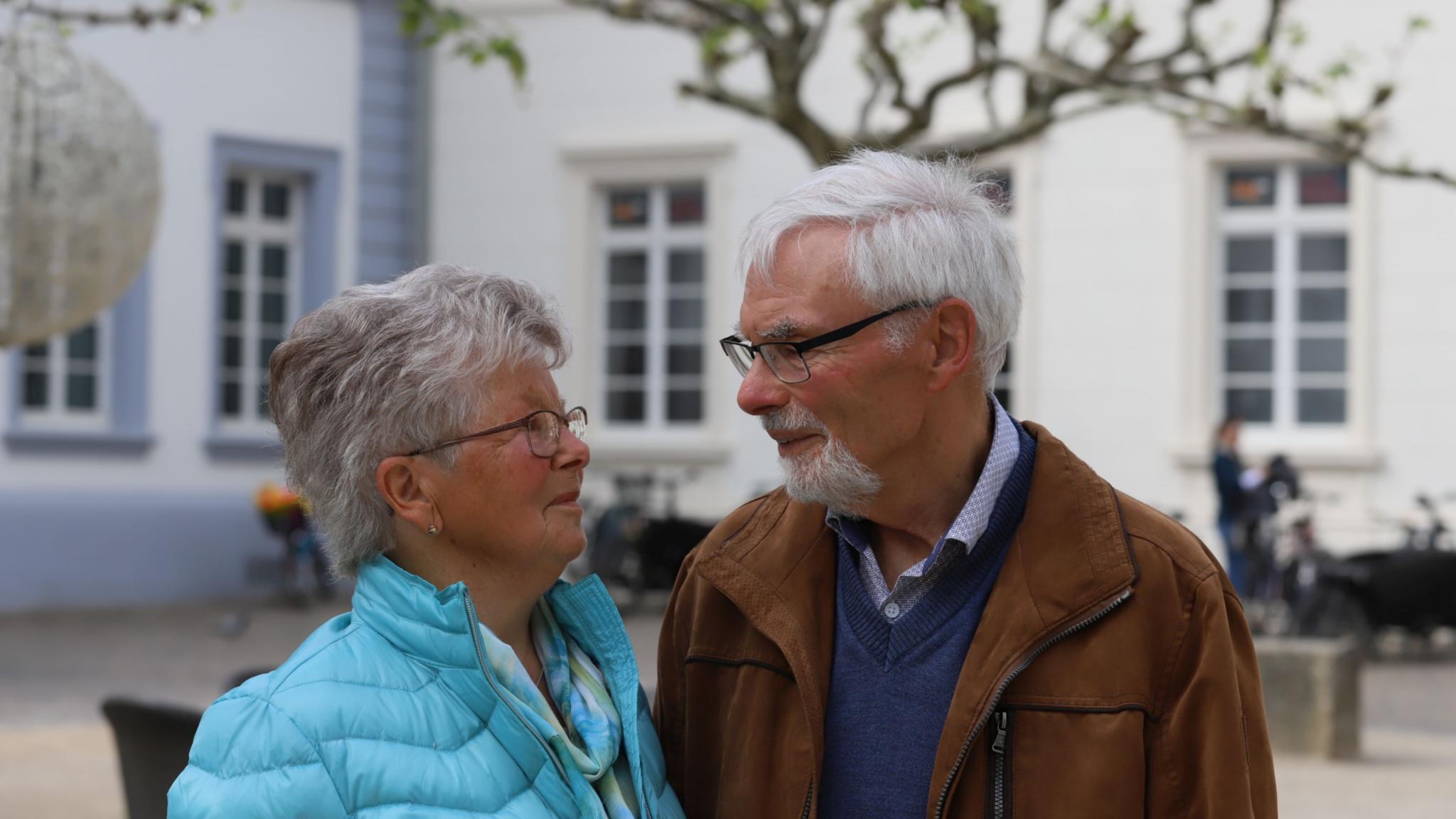 Das Ehepaar Gisela und Konrad Rink aus Kaifenheim ist seit 60 Jahren verheiratet. (Foto: Isabel Athmer/Bistum Trier)