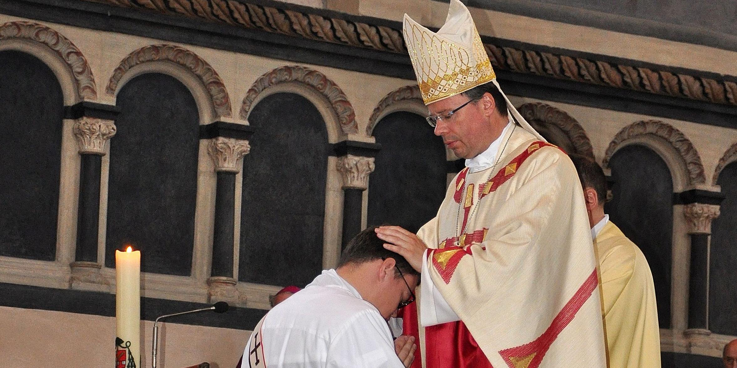 Drei Diakone wird Bischof Ackermann zum Priester weihen.