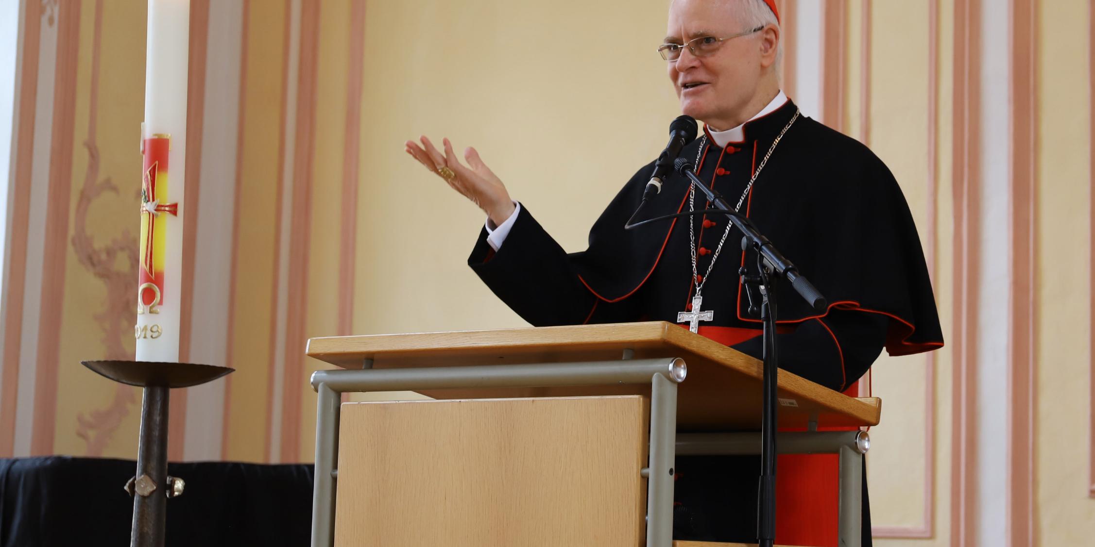 Kardinal Odilo Pedro Scherer beim Referat