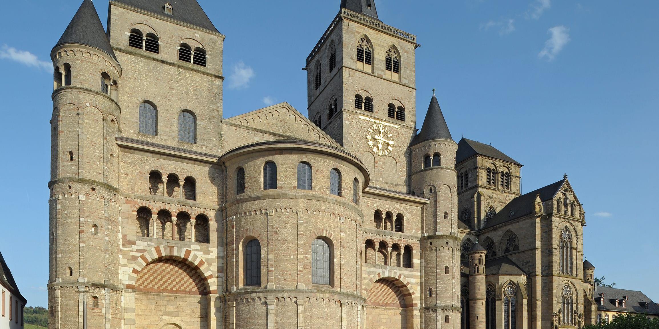 Die Priesterweihe und die Weihe der Ständigen Diakone werden live aus dem Trierer Dom übertragen.