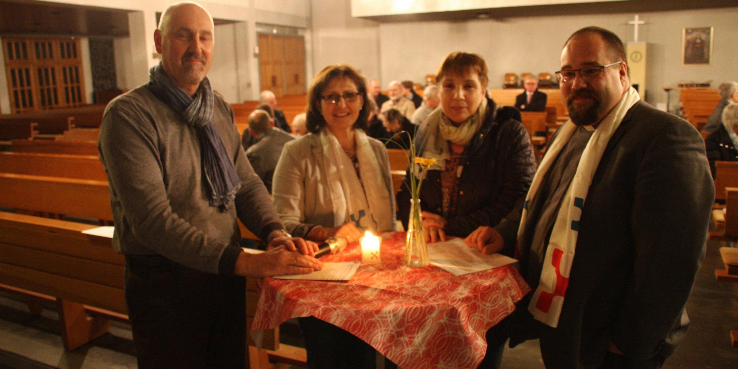 Heinrich Malcher, Margit Ebbecke, Elisabeth Beiling und Andreas Burg beim Synoden-Infoabend (v.l.n.r.)