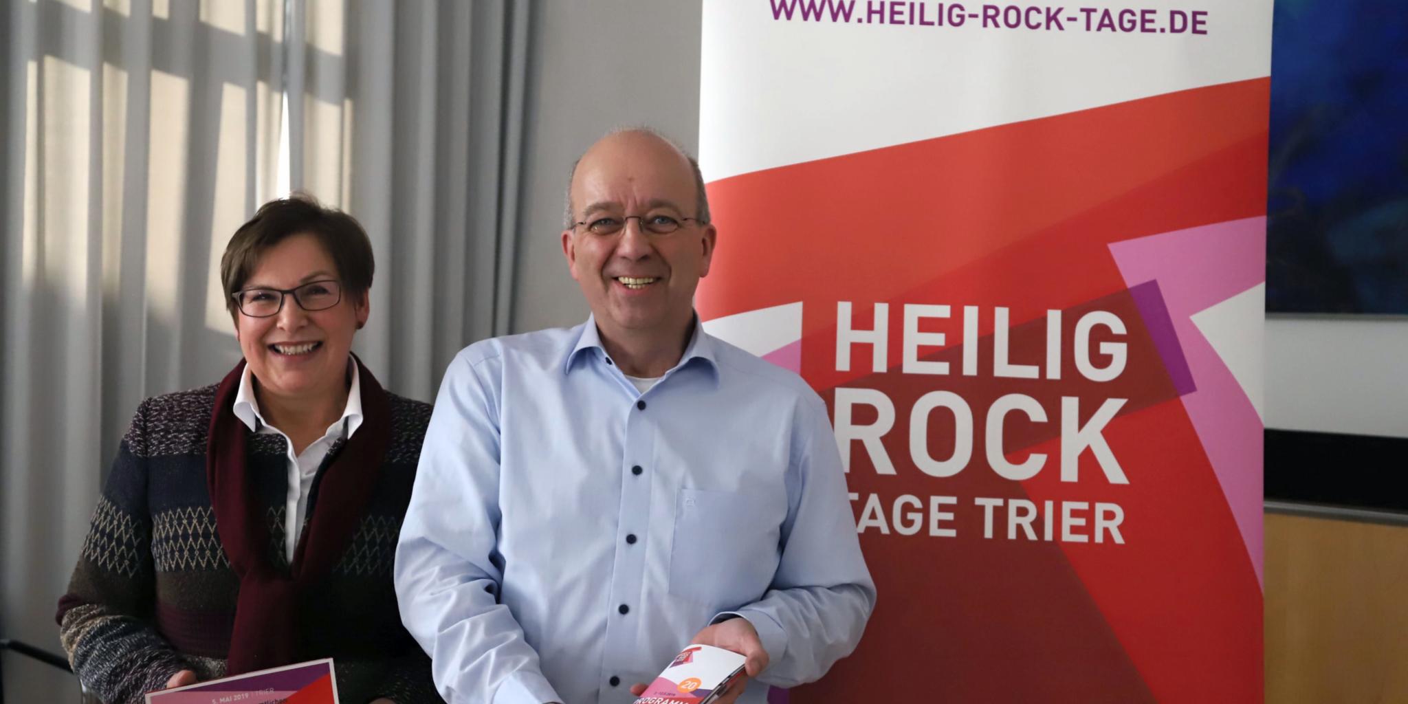 Michaela Tholl und Wolfgang Meyer stellten das Programm der Heilig-Rock-Tage 2019 vor.