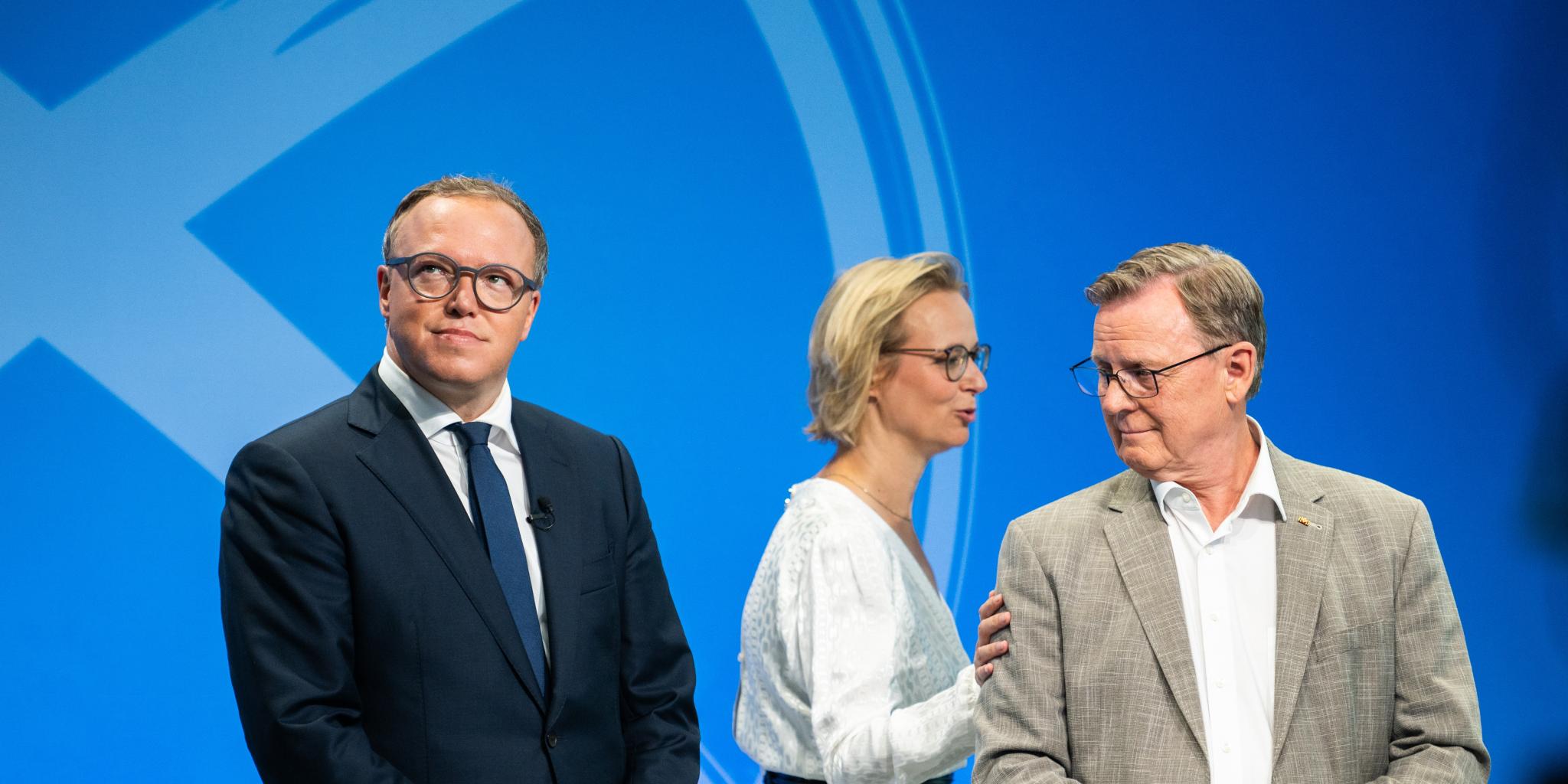 Im Thüringer Landtag beim ZDF sind Ministerpräsident Bodo Ramelow (Die Linke), Katja Wolf (BSW) und Mario Voigt (CDU/von rechts).